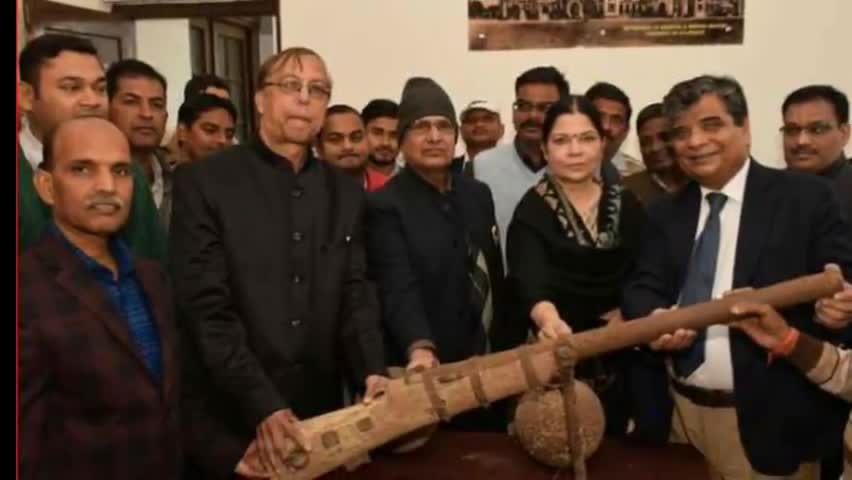 प्रयागराज: देश की 500 साल पुरानी बाबर के शासनकाल की पहली बन्दूक 'सोल्जर गन' को प्रयागराज के संग्रहालय में मिली जगह