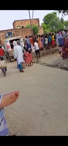 चांद: चांद में कला जत्था की टीम ने नुक्कड़ नाटक का किया प्रदर्शन, लोगों को मतदान के लिए किया प्रेरित
