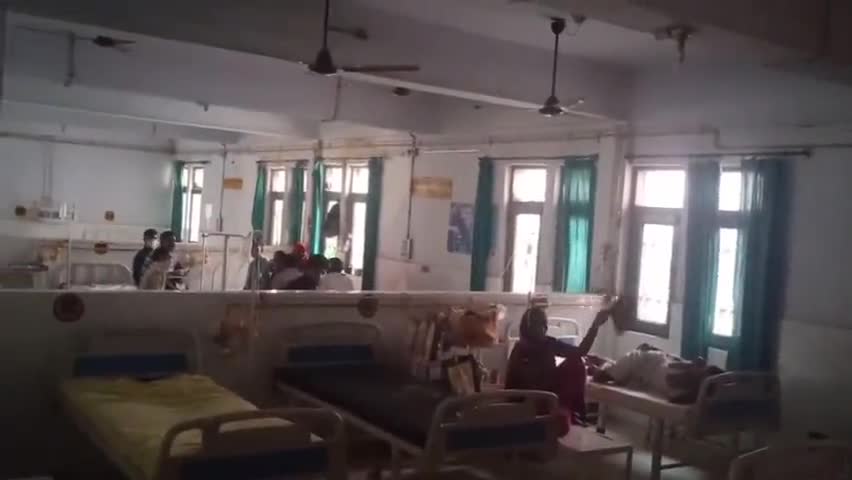 फतेहपुर: हुसैनगंज कस्बे में तेज रफ्तार बाइक की टक्कर से सड़क पार कर रहा 70 वर्षीय वृद्ध हुआ घायल, अस्पताल में भर्ती