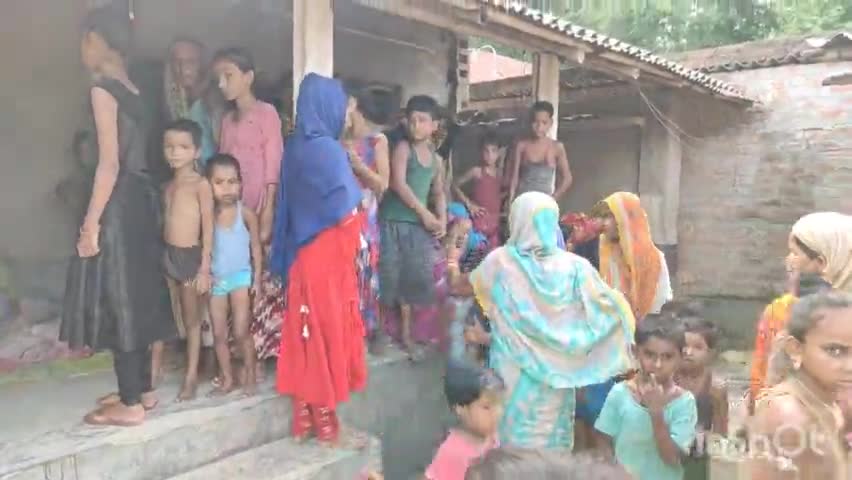 आज़मनगर: बघोरा गांव में स्कूल के पास तालाब में नहाने गए 2 बच्चों की डूबने से हुई मौत, परिजनों का रो रो कर हुआ बुरा हाल