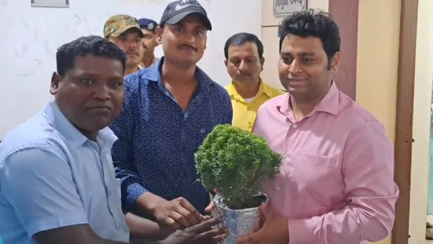 Chitarpur, Ramgarh : चितरपुर: जिले के नए डीसी चंदन कुमार से चितरपुर ...