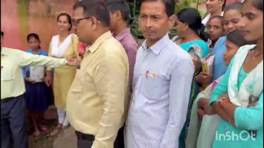 हिलसा: जूनियार गांव स्थित मध्य विद्यालय 10 बजे तक बंद, शिक्षक एवं छात्र खड़े बाहर, प्रखंड शिक्षा पदाधिकारी बोले होगी कार्रवाई