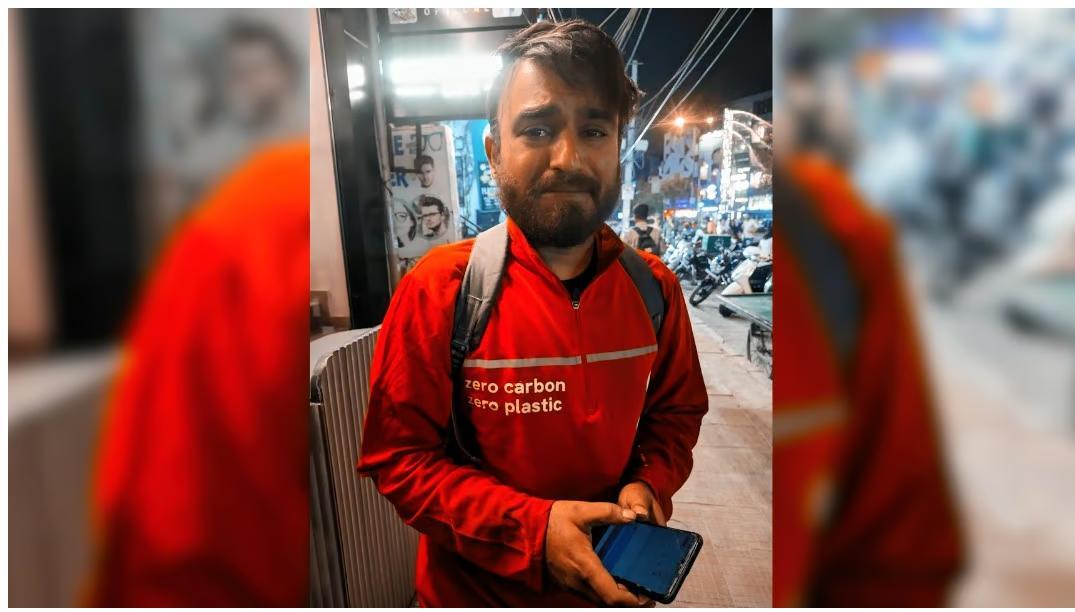 Pic of crying Zomato delivery agent after his account was blocked goes viral