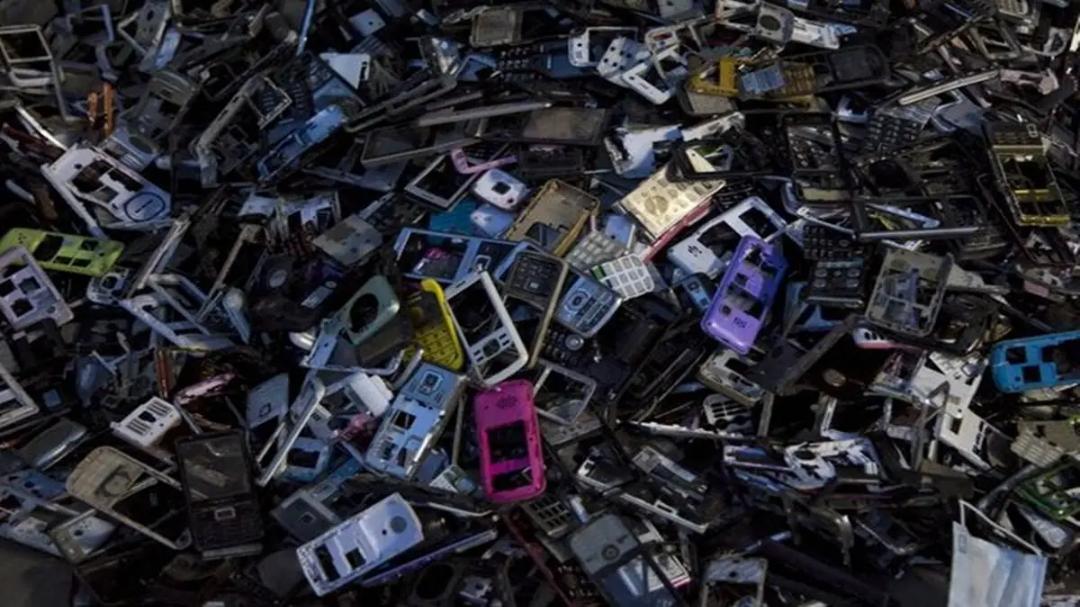 New method to extract gold from old phones, laptops developed