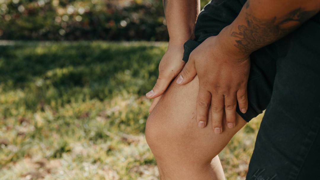 Leg muscle stays weak months after ACL tear: Study