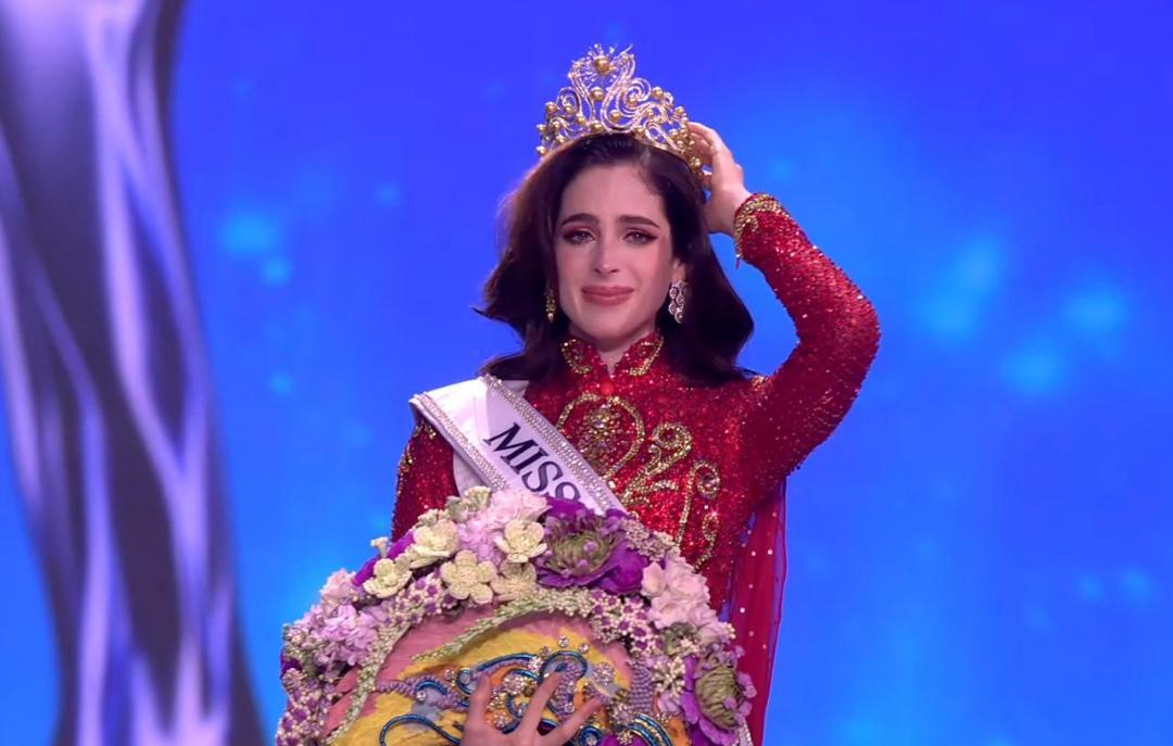 Mexico's Fatima Bosch, called 'dumbhead' by official, crowned Miss Universe 2025