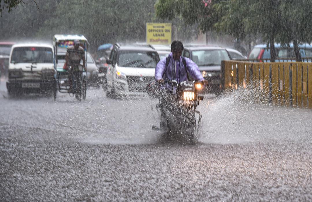 Heavy to very heavy rainfall warning issued for several states, list released