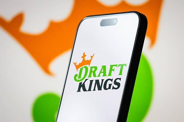 DraftKings sinks 8% premarket after cutting revenue forecast