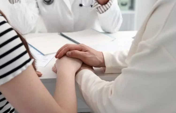 Experts warn egg freezing is costly and not guaranteed