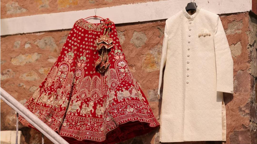 How do heavy lehengas impact a bride's health?