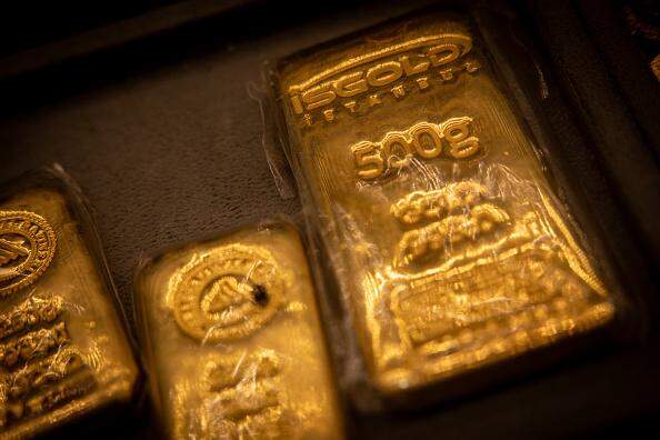 Comex Gold enters bear territory after snapping key support