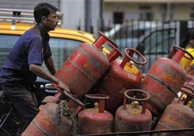 Indian oil firms' losses on LPG to reduce by 45% in FY26: Report