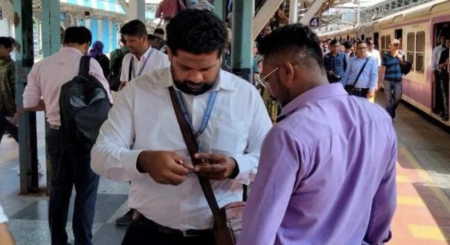 15 member squad to check ticketless passengers on Mumbai local