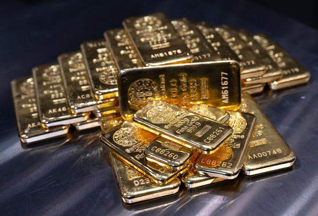 Gold edges higher amid Trump-Powell rift, ceasefire calm
