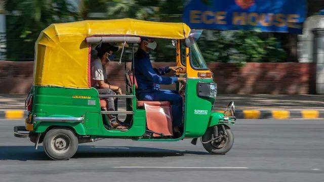 K'taka minister orders crackdown on overcharging autos in B'luru