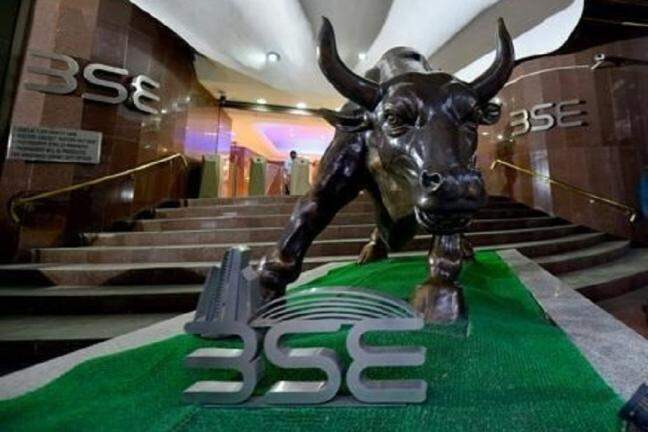 Markets dip on tariff worries; Q1 earnings hold the key