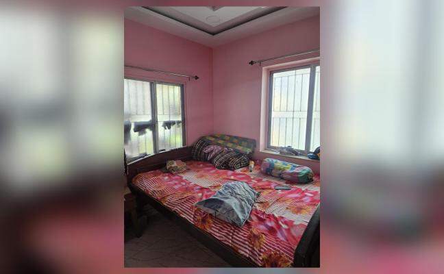 Indian startup founder shares pic of bedroom, says 'I earn ₹1 crore/year but can't enjoy'