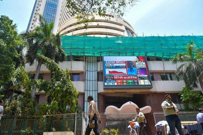 Domestic markets extend correction amid Q1 earnings 