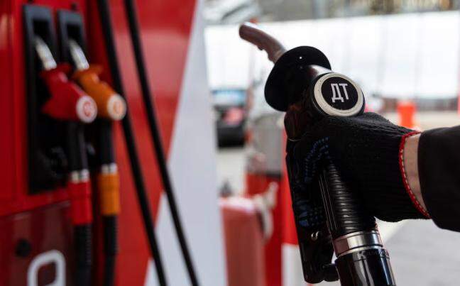 Russia to restrict fuel exports as Ukraine's attacks reduce oil refining