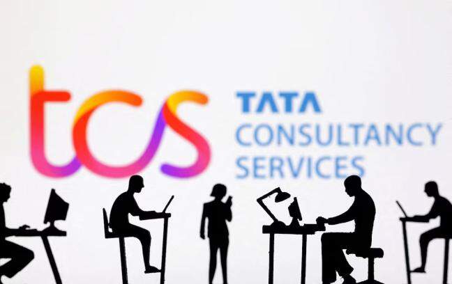 TCS to give senior staff higher variable pay, juniors to get 100%