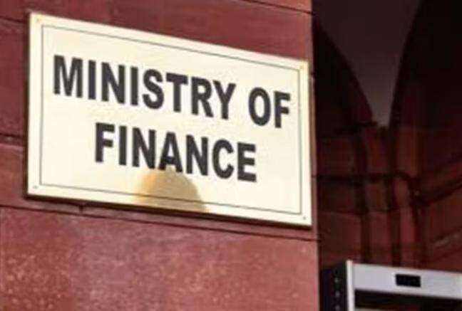 Centre plans to limit tenure, cap pay for govt consultants: Report
