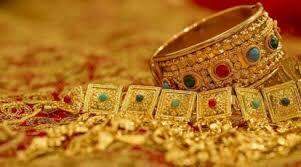 Gold prices drop on Dhanteras  