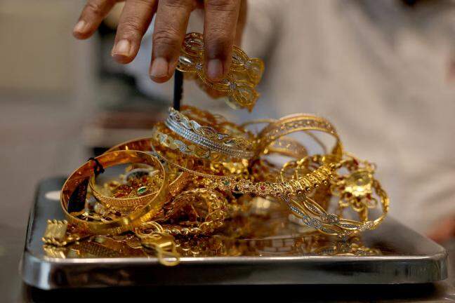 Gold coin demand soars on Dhanteras, jewellery records 30% drop