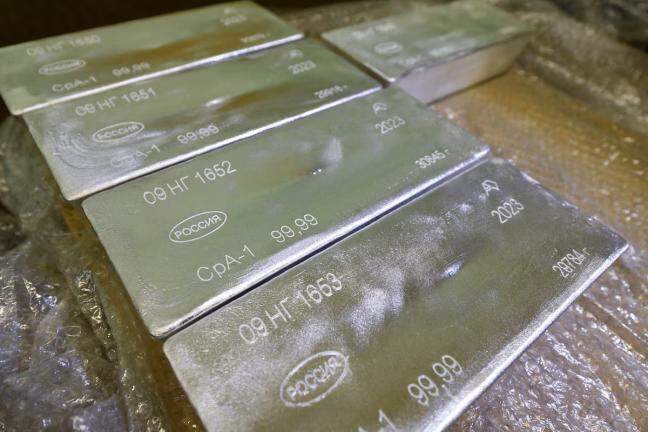 Spot silver jumps to all-time high
