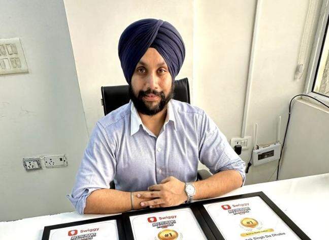 Delhi-based food entrepreneur recalls crying, burning money for business; says 'Gave up jawani'