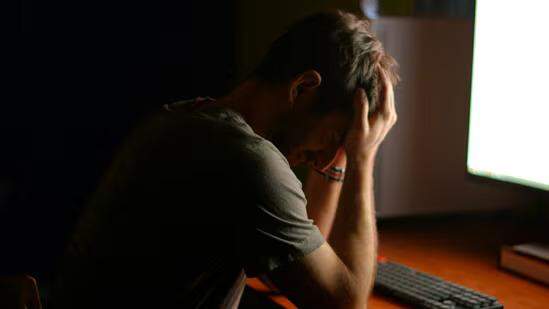 Man claims Microsoft techie capitulated after being jobless for 6 months, now works as bartender