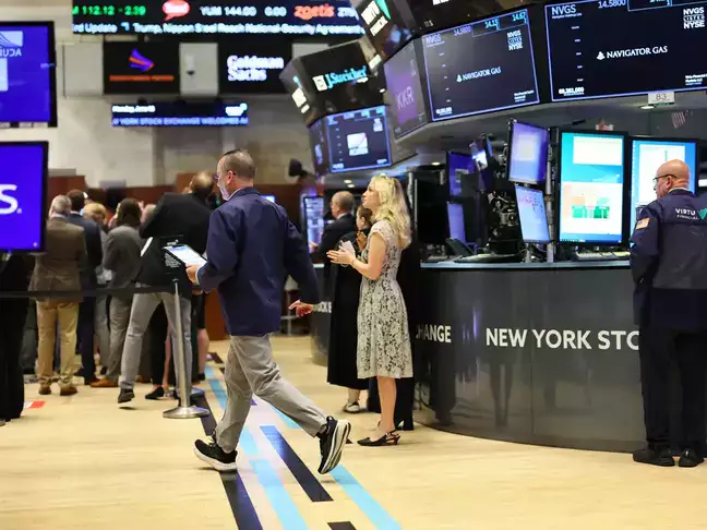 US futures flat amid global jitters, strategist eyes new highs