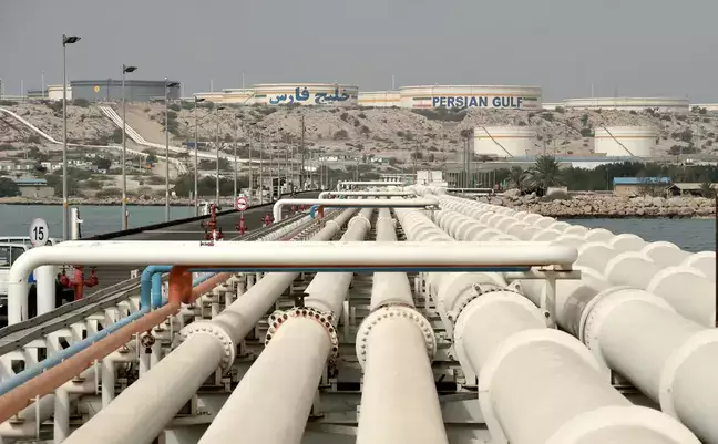 Oil steady as Trump pressures Iran; US inventories fall



