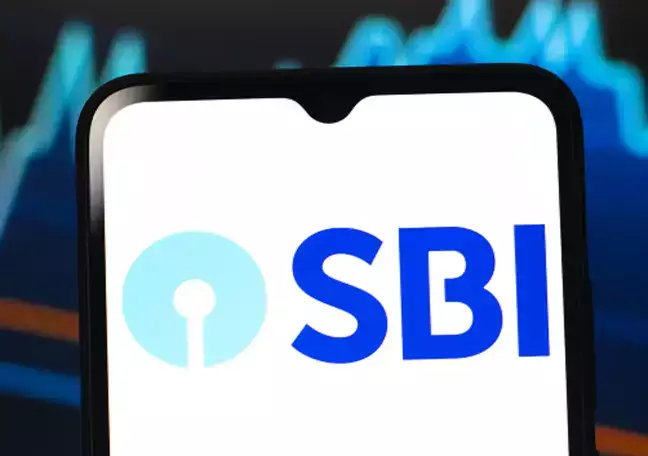 SBI soars on ₹45,000 crore fundraise, Analyst sees ₹1,000 target